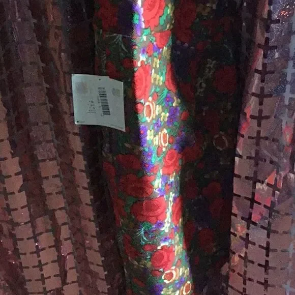 NWT LULAROE CASSIE skirt in vibrant rose design in size small - Picture 7 of 9